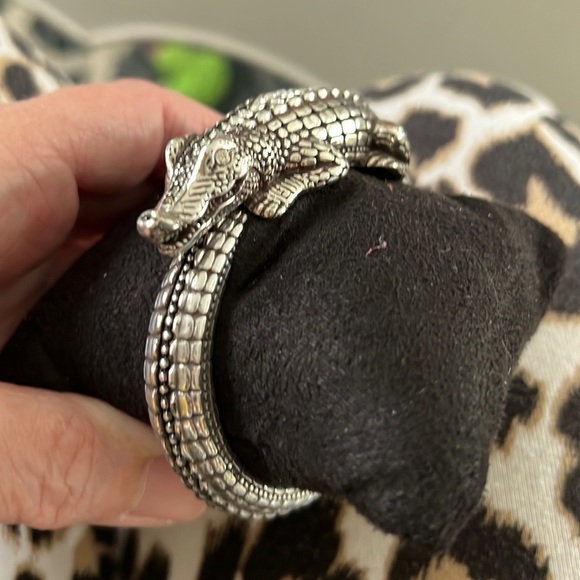 Unusual whimsical Brighton Bracelet - Picture 2 of 5